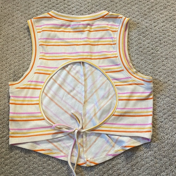 Multi Color Top - Picture 2 of 2